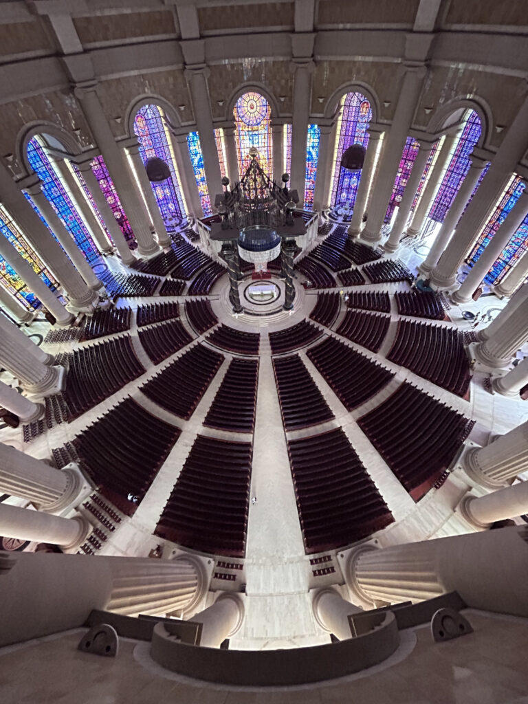 Basilica-of-Our-Lady-of-Peace-of-Yamoussoukro-Cote-DIvoire.